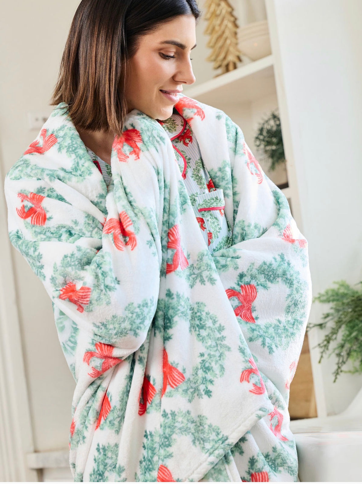 Mary Square Wreath & Ribbon Blanket
