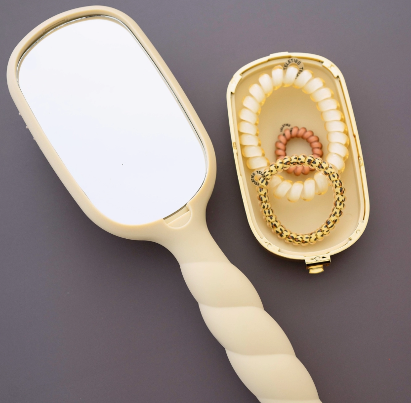 Teleties Detangler Tan Brush